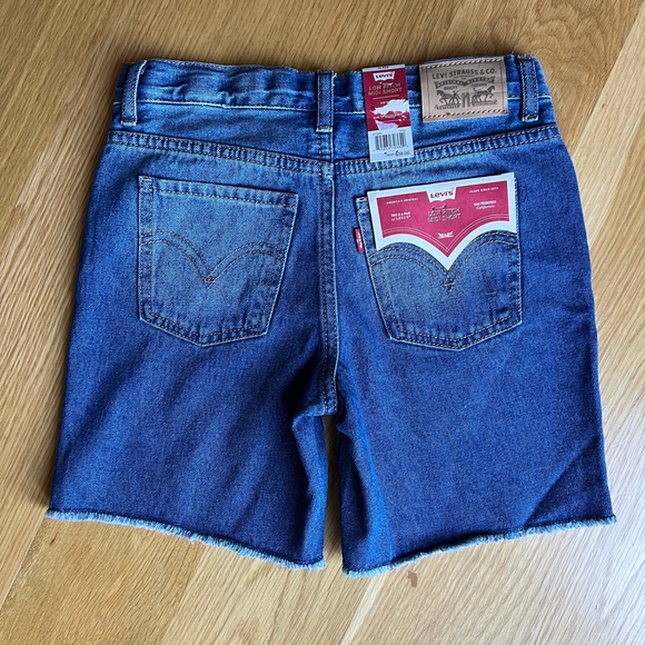 Levi Low Pitch Embroidered Shorts NWT - Picture 6 of 6